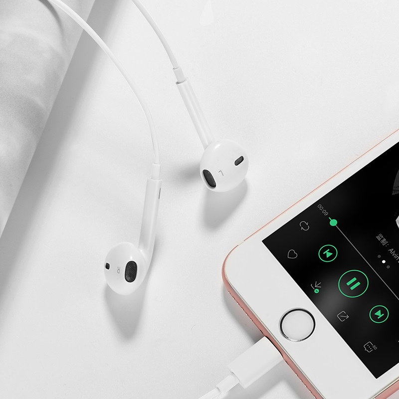 HOCO WIRED EARPHONE FOR IPHONE